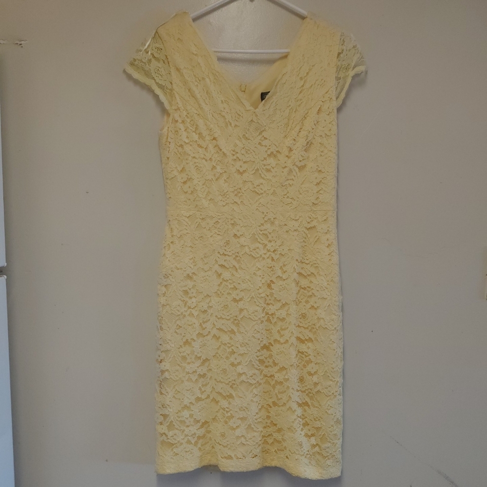 Donna Rico Newyork Yellow Formal Lace Dress Size 8